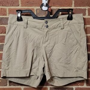 Columbia Omni-Shield Khaki Outdoor Hiking Shorts Women’s Size 6